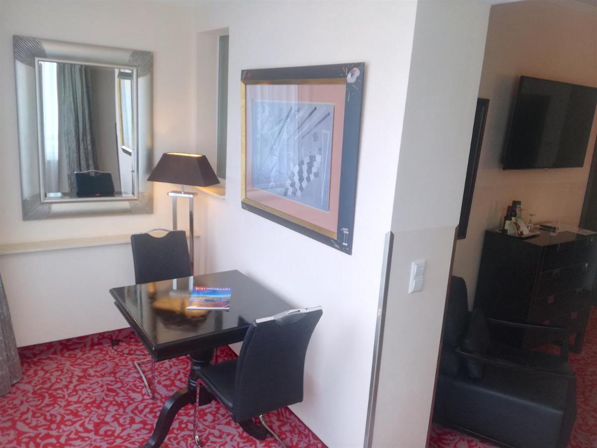 Top Hotel Kraemer โคเบลนซ์ ภายนอก รูปภาพ