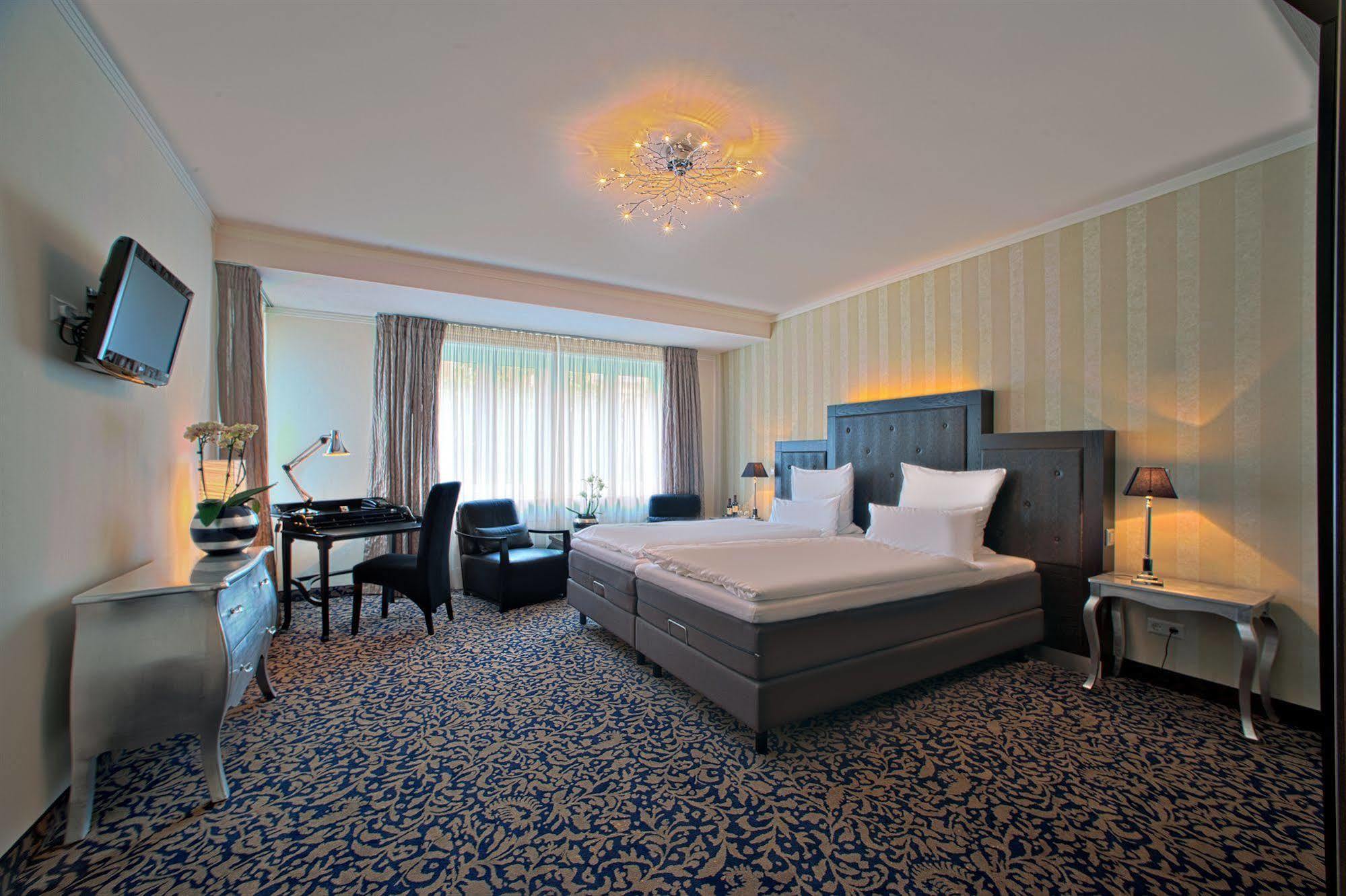 Top Hotel Kraemer โคเบลนซ์ ภายนอก รูปภาพ